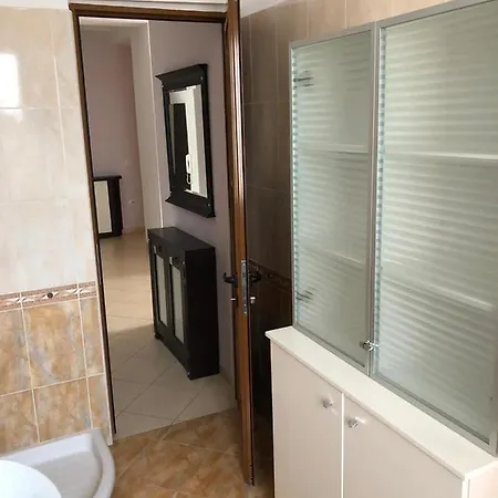 11 January Apartmán Gjirokastër